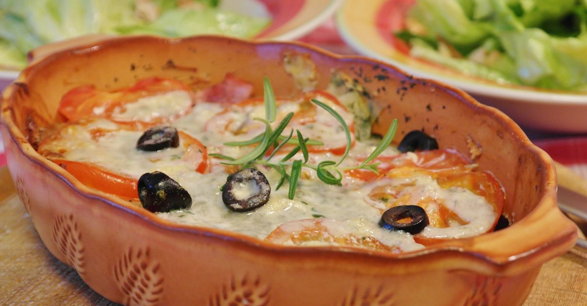 Mediterraner Kartoffel-Tomatengratin mit Bohnen und Oliven - MiBon
