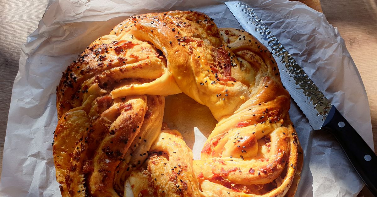 Herzhaft gefüllter Osterkranz mit Chorizo und Käse - MiBon