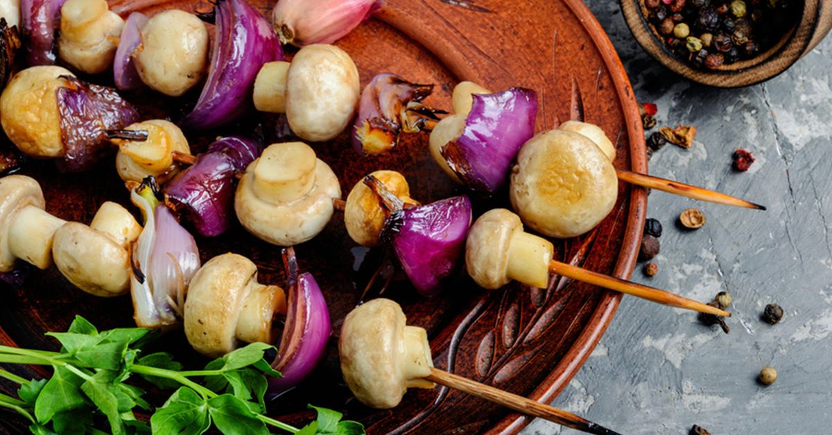 Grillierte Pilz-Zwiebel-Spiesse - MiBon