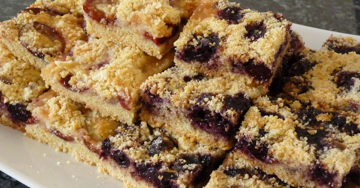 Blechkuchen mit Streuseln und Früchten - MiBon
