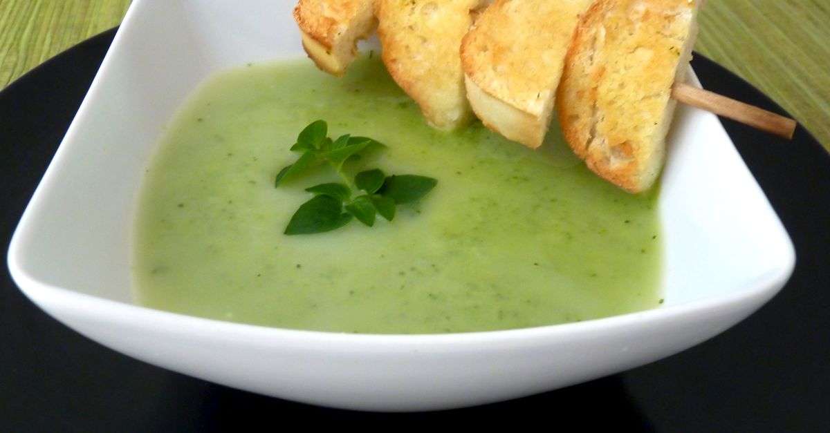 Fenchel-Broccoli-Suppe mit Baguettespiess - MiBon