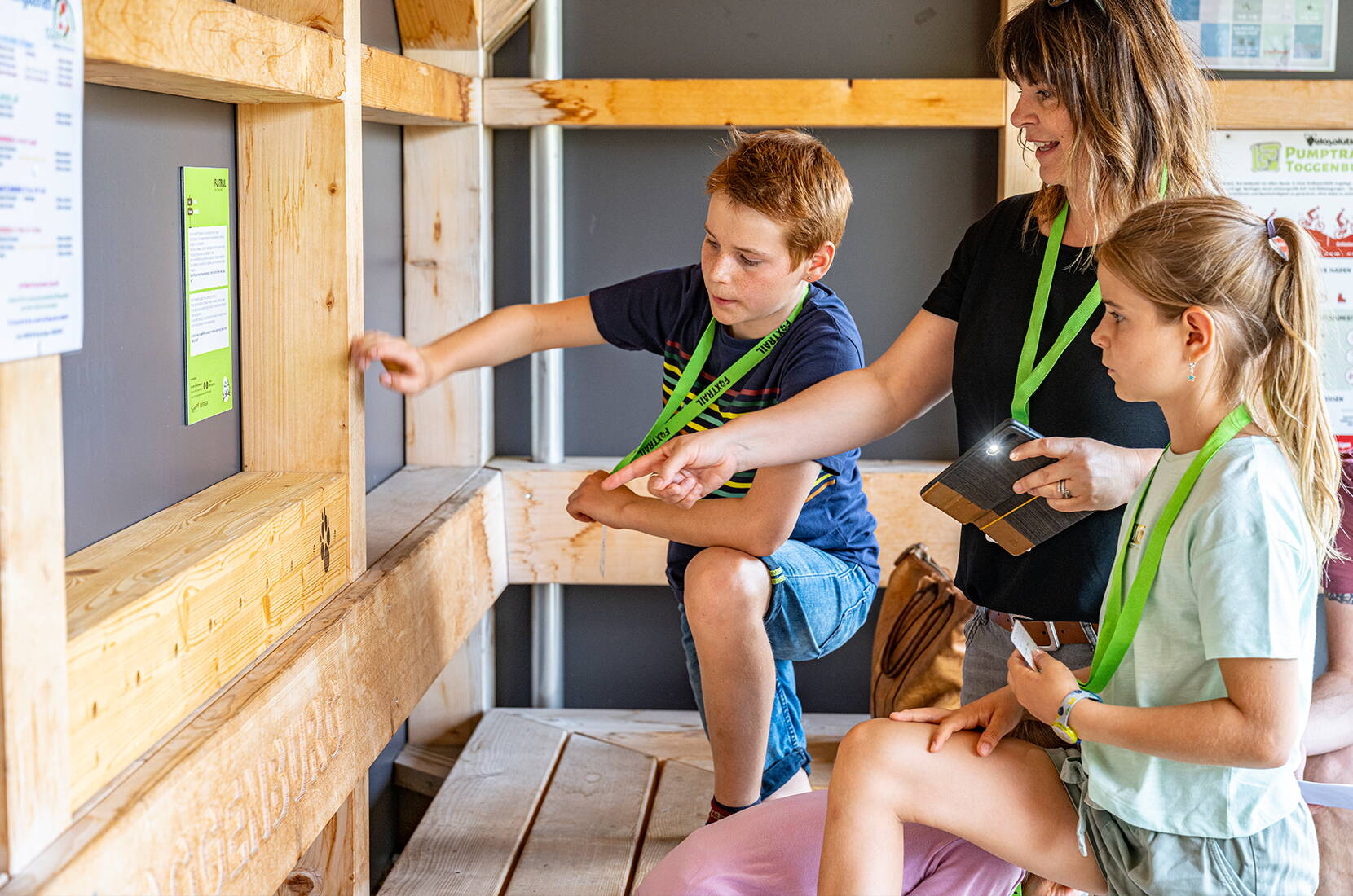 Excursion familiale Foxtrail Wildhaus. Envie de voir Wildhaus d'un autre œil et de vivre ensemble quelque chose de spécial? Alors, rendez-vous à Wildhaus et suivez le renard. La piste mène aux recoins les plus passionnants.