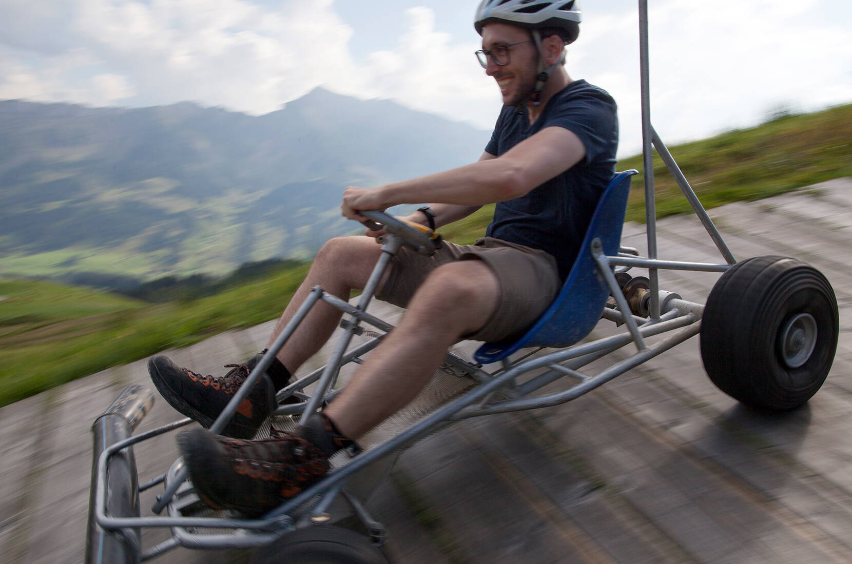 Familienausflug Marbachegg. Mit den Marbachegg-Carts ist Spass und Abenteuer für die ganze Familie programmiert!