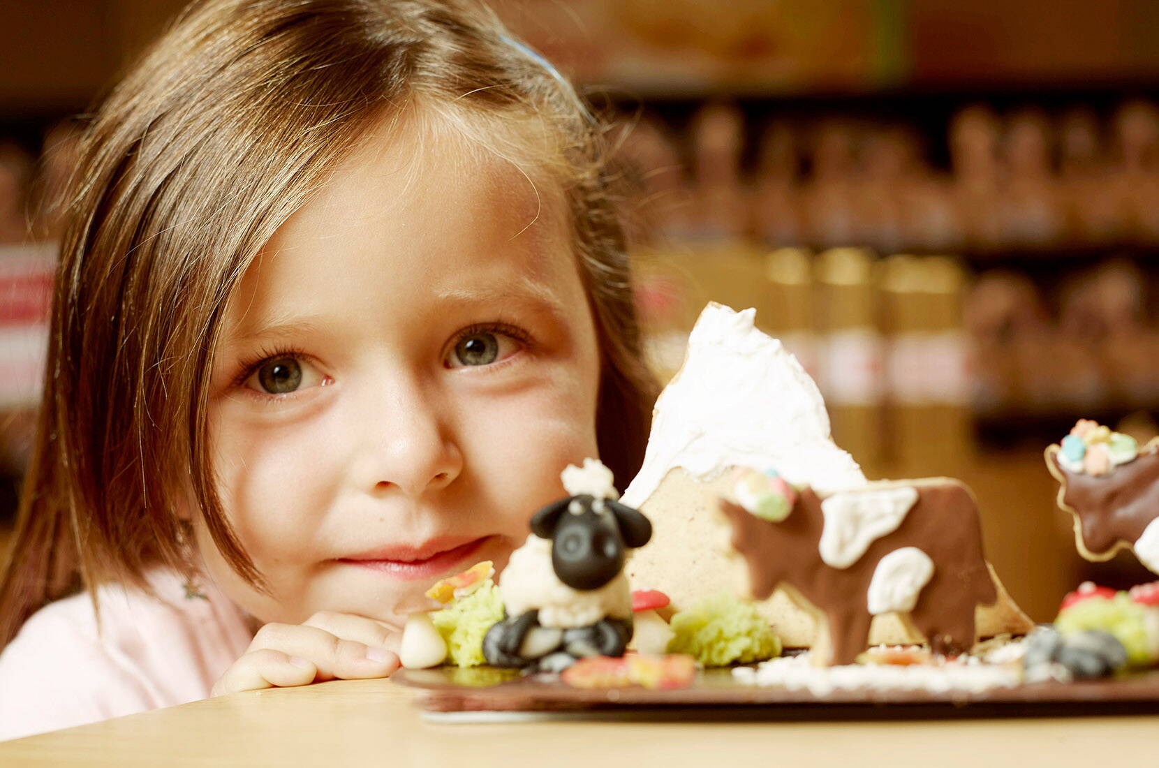 Gita in famiglia Kambly Experience. Scoprite il mondo della pasticceria ed esplorate le origini e l'esperienza di Kambly Trubschachen nell'Emmental.