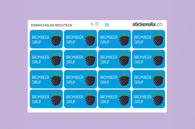 Zoom: Foglio completo con etichette rettangolari Stickerella per sciroppo di more. Ideale per mercatini, negozi agricoli e per organizzare la dispensa.