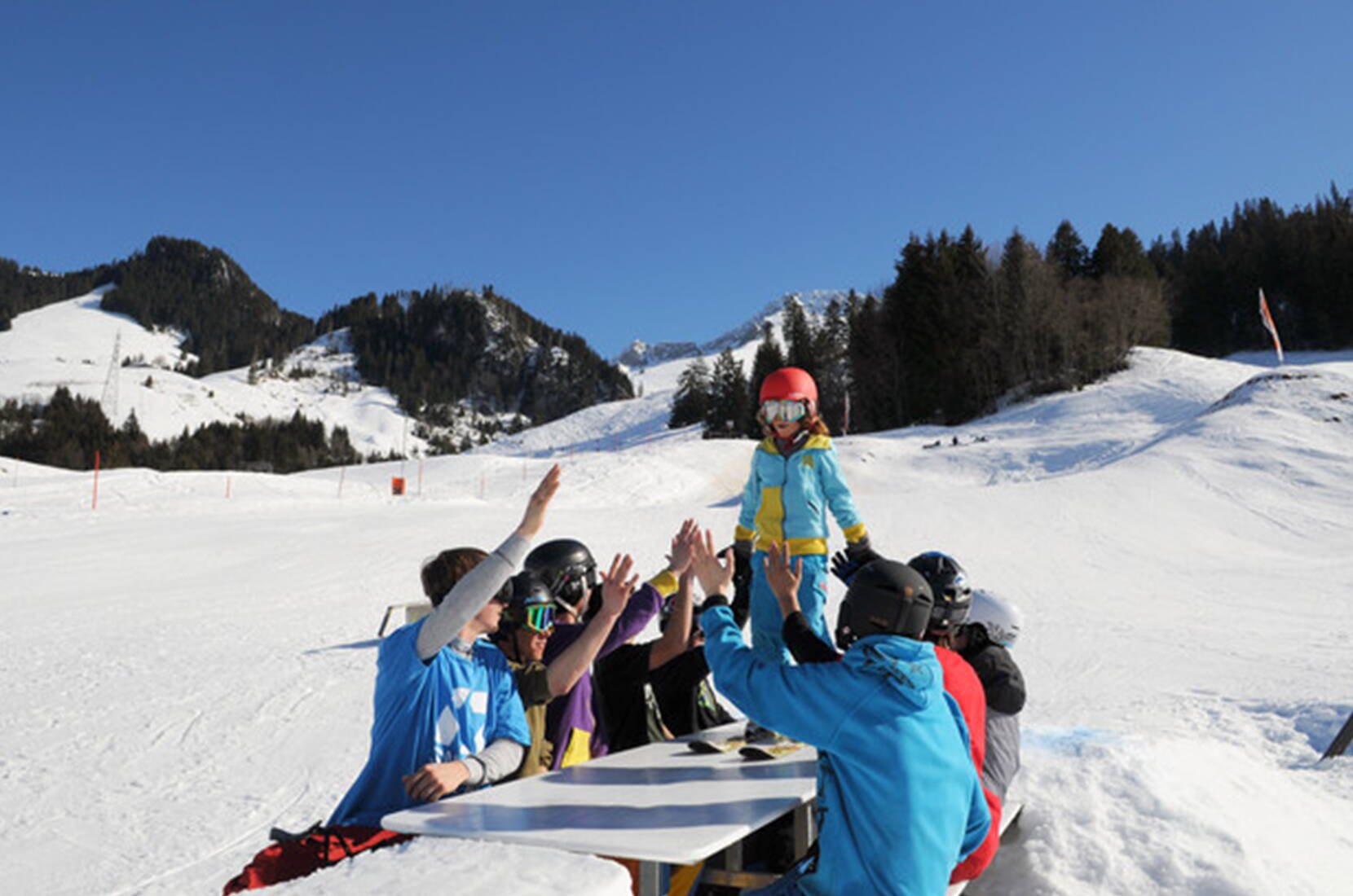 30% di sconto sui biglietti di mezza giornata Kaisereggbahnen Schwarzsee – La destinazione invernale Kaiseregg Schwarzsee nelle Alpi friburghesi vi invita al divertimento invernale. Scarica il voucher prima della tua visita.