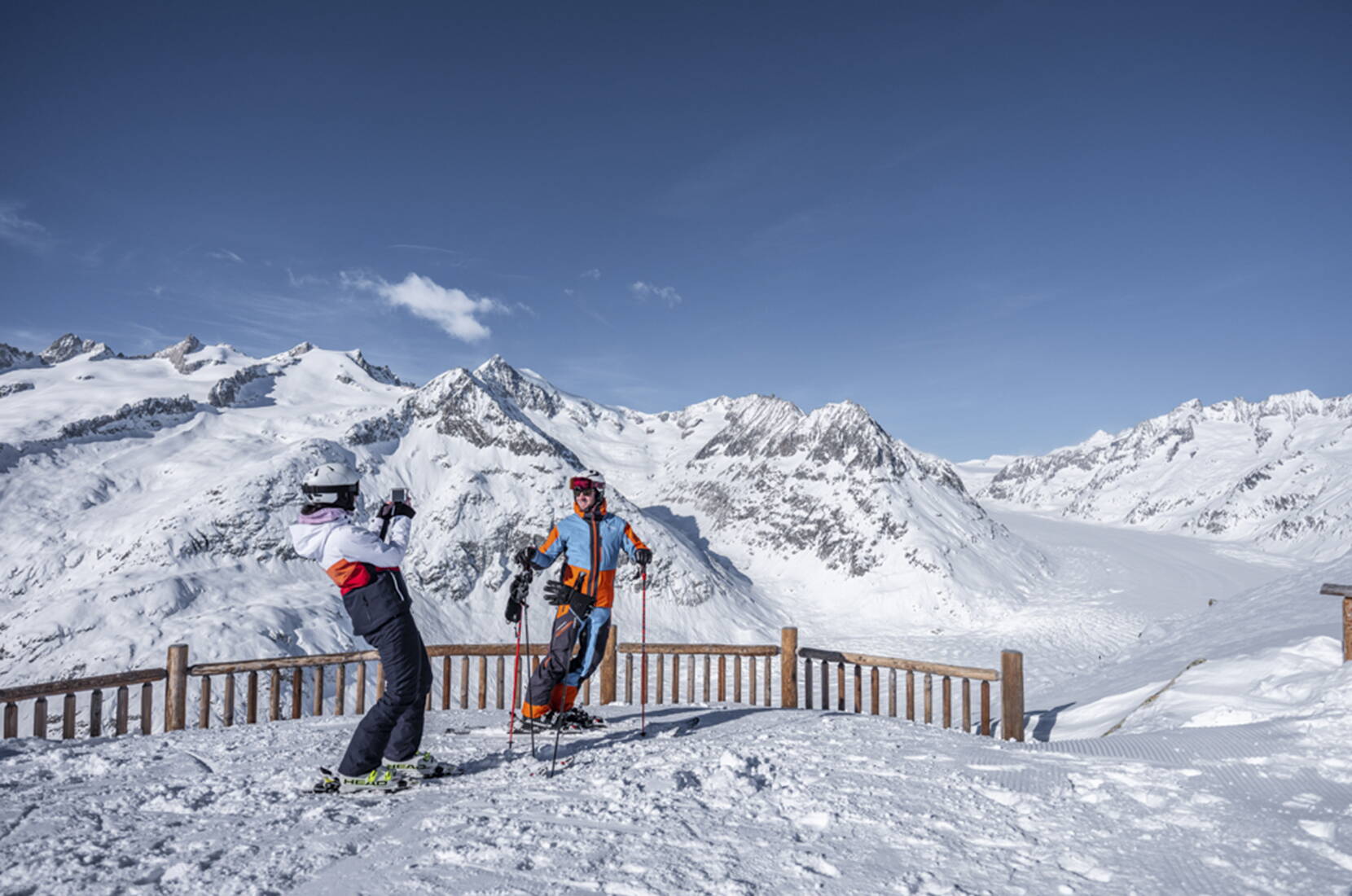 Die  Aletsch Arena (Riederalp, Bettmeralp und Fiesch-Eggishorn) heisst dich am Grossen Aletschgletscher, dem Herzstück des UNESCO Welterbes Schweizer Alpen Jungfrau Aletsch, herzlich willkommen. Authentische Ruhewelten oder coole Erlebniswelten – lass dich überraschen...