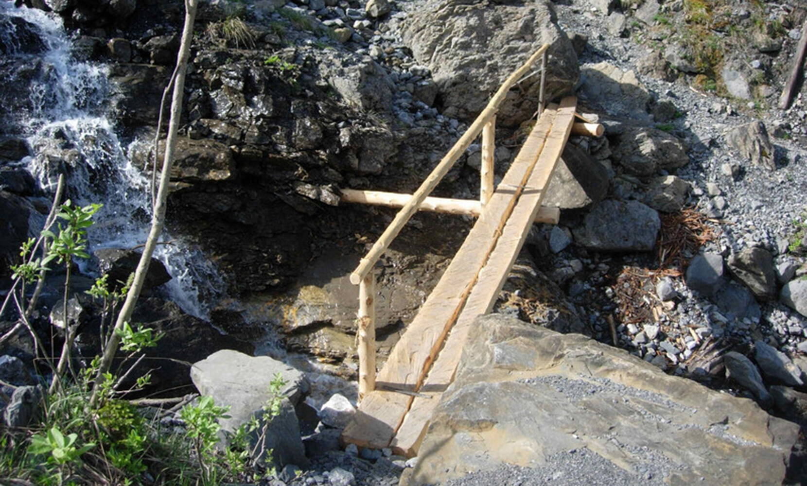 Escursione per famiglie Doldenhornhütte. Il rifugio del CAS, adatto alle famiglie, sopra Kandersteg. Dalla stazione ferroviaria di Kandersteg è possibile raggiungere l'accogliente rifugio in circa 3 ore.