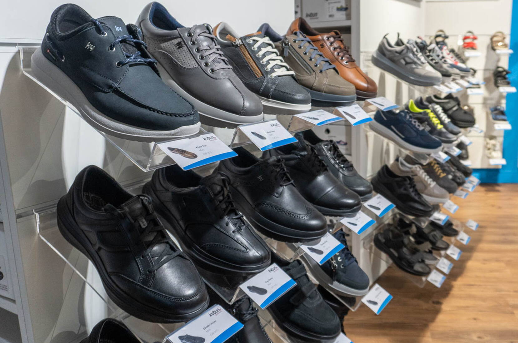 15% di sconto sulle scarpe kybun o Joya. Scarica ora il codice di sconto e approfittane. Qualità Made in Switzerland. Lo sconto è riscuotibile nelle filiali di Thun e Winterthur e nel negozio online. 