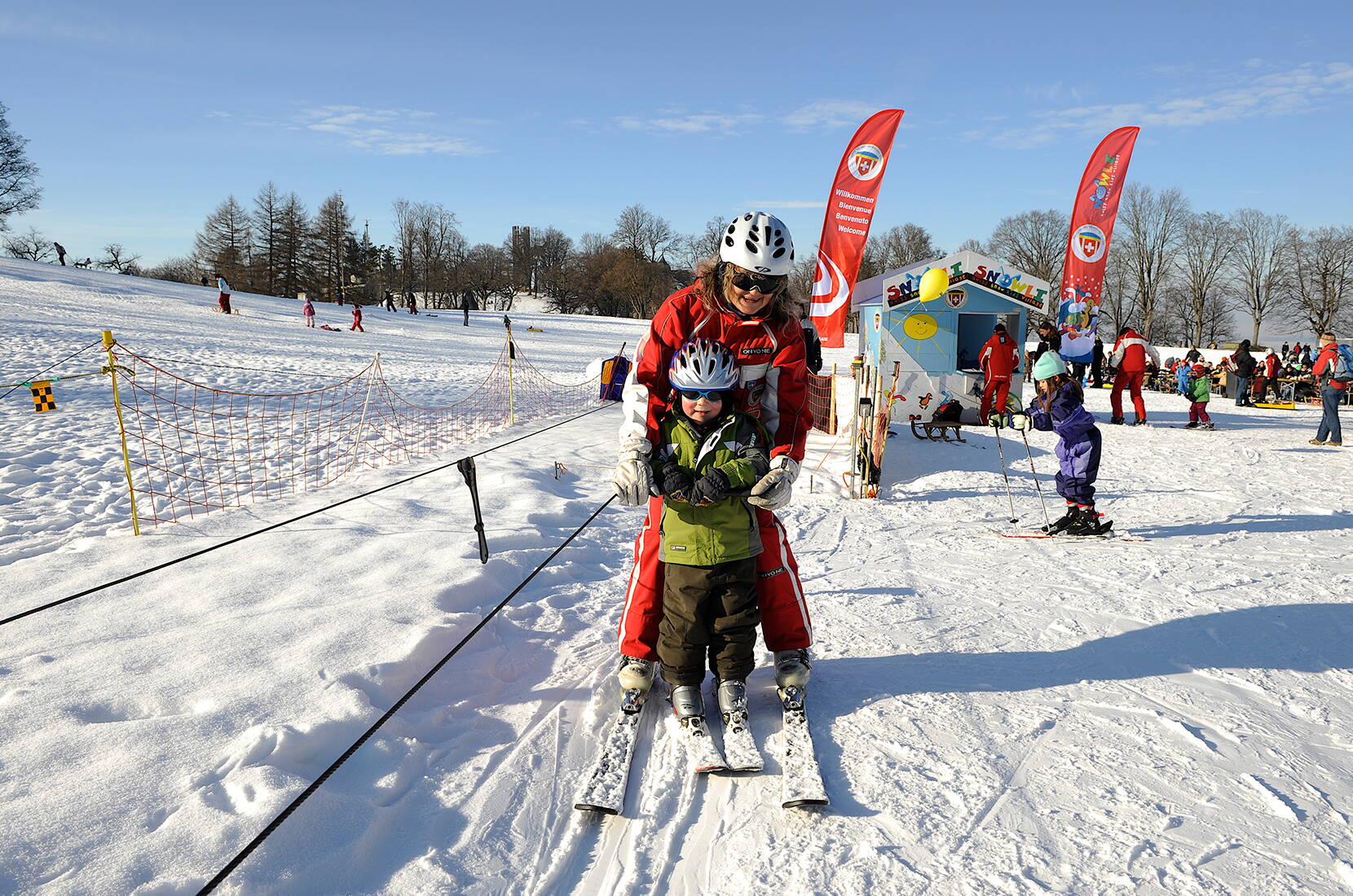 Familienausflug auf den Gurten, der Berner Hausberg. Schlitteln und Skifahren und weitere attraktive Angebote.