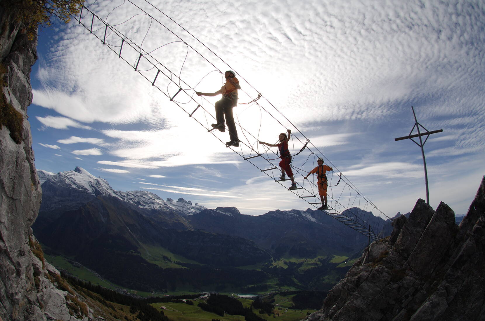 Familienausflug Klettersteig-Eldorado.Engelberg ist ein Eldorado für Klettersteig-Freaks! Sechs spannende Eisenwege stehen für Klettersteig–Enthusiasten bereit, vier davon wurden im Brunnigebiet eingerichtet. 