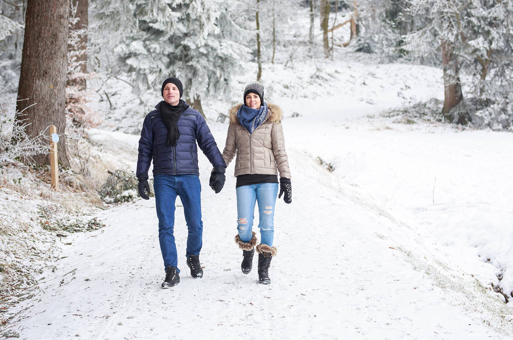 In der märchenhaften Winterlandschaft ist ein Spaziergang oder eine kurze Wanderung auf dem Zugerberg besonders schön. Vier gespurte Winterwanderwege unterschiedlicher Länge versprechen erholsame Stunden und Winter pur.