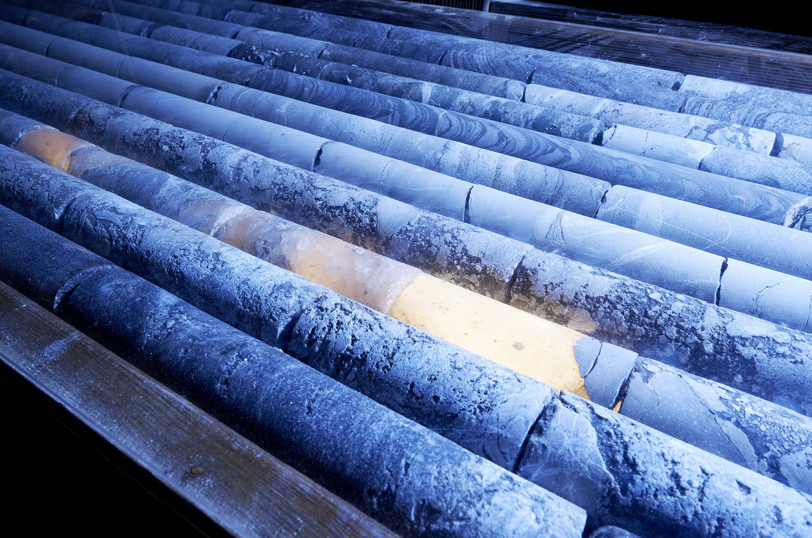 Excursion en famille aux Mines de Sel de Bex. Remonte la roue du temps et pars sur les traces des mineurs à la recherche de «l'or blanc». Découvre les performances impressionnantes que nos ancêtres ont réalisées, entièrement à la main, dans la dernière mine de sel de Suisse encore en activité.