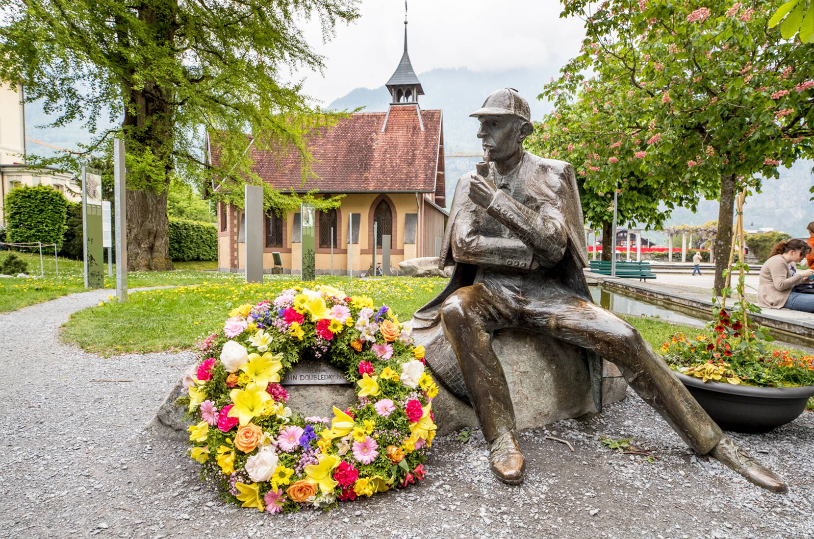 Destinazioni delle escursioni Berna – Gita in famiglia Museo Sherlock Holmes Meiringen. Per gli appassionati di Sherlock Holmes, Meiringen è una sorta di «Mecca» che fa battere il cuore.