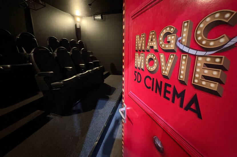 Zoom: Das 5D Cinema kombiniert Film, Bewegung und Spezialeffekte für ein actionreiches Kinoerlebnis.