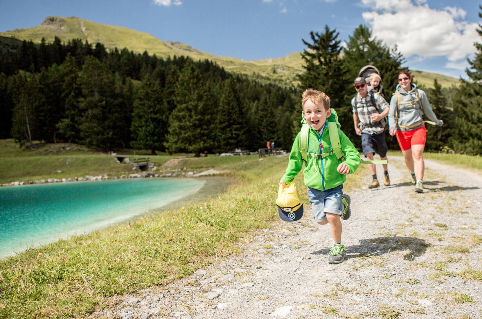 Familienausflug Globi Wanderweg – Auf dem einzigen Globi Wanderweg der Schweiz erklärt Globi an 13 Posten Themen wie Natur und Technik auf spielerische Art und Weise.