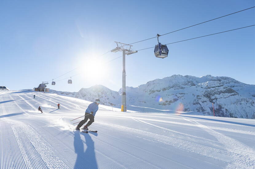 Zoom: Familienausflug Adelboden-Lenk. Die Skiregion Adelboden-Lenk ist eines der attraktivsten Ski- und Snowboardgebiete der Schweiz. Für viel Charme und Gastfreundschaft sorgen die zahlreichen und bestens gepflegten Berggasthäuser, urchigen Skihütten oder trendigen Schneebars.