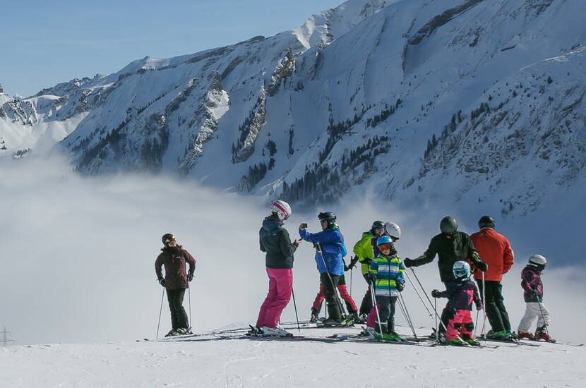 Zoom: Excursion en famille à Sörenberg. 17 installations de transport, pour les experts, les amateurs et les débutants, mènent à travers des mondes hivernaux féeriques jusqu'à des points de vue magnifiques, où des pistes parfaitement préparées t'attendent.