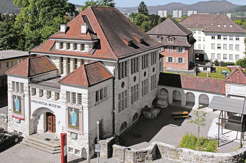 Zoom: Excursion en famille au musée de Vindonissa. Fais un voyage dans le temps et dans l'Antiquité: le musée de Vindonissa à Brugg présente les principales découvertes de Vindonissa, le seul camp de légionnaires romains sur le territoire suisse. 