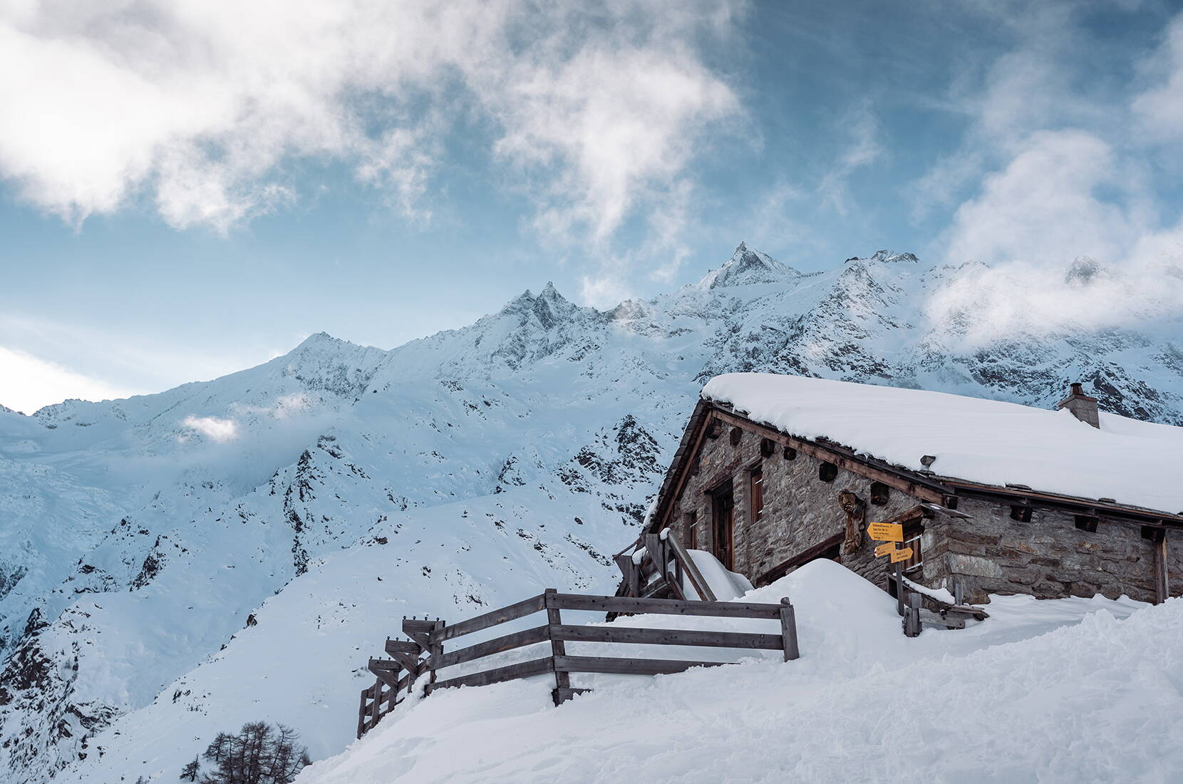 Familienausflug Hannig, Saas-Fee. Das hochalpine Schnee-Paradies Saas-Fee/Saastal bietet zahlreiche Winteraktivitäten an.