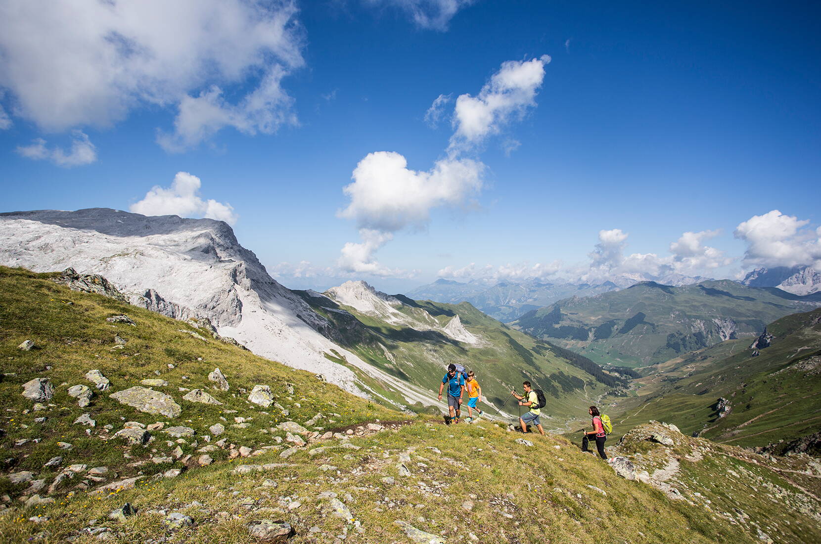 Excursion en famille au pays des contrebandiers Klosters – Gargellen. Tu as envie d'explorer le monde des contrebandiers dans un paysage magnifique?