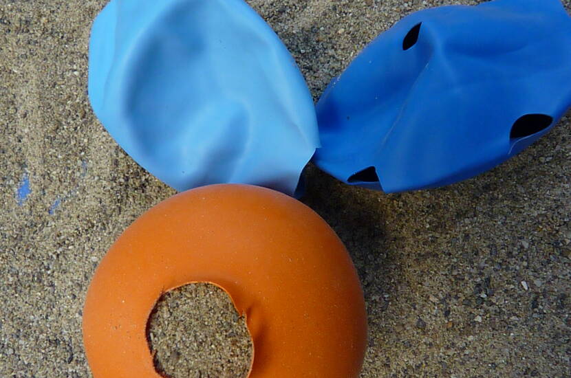 Jonglierbälle In unserer Bastelanleitung erfährst du in der Schritt-für-Schritt-Anleitung wie du selbstgemachte Jonglierbälle aus Luftballons basteln kannst.