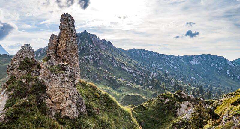 Le Betelberg cache un lieu fascinant avec un paysage extraordinaire: le Gryden. Randonner – s'étonner – savourer, telle est la devise du circuit d'altitude Gryden. Le départ et l'arrivée du circuit se font à la station supérieure de Leiterli.