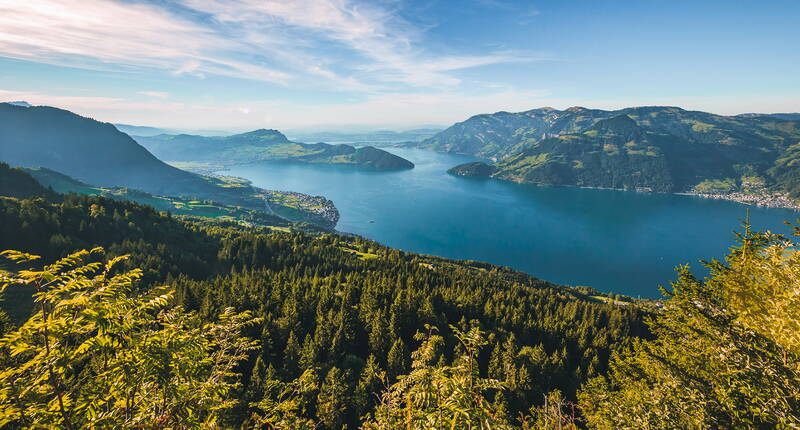 Panoramablick von der Klewenalp über den Vierwaldstättersee – ein echtes Highlight für Naturliebhaber:innen und Fotograf:innen.