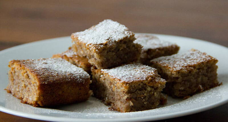 Cosa c'è di meglio, nelle uggiose giornate autunnali, di un piatto di succosi cubetti di marroni dolci, finemente cosparsi di zucchero a velo.