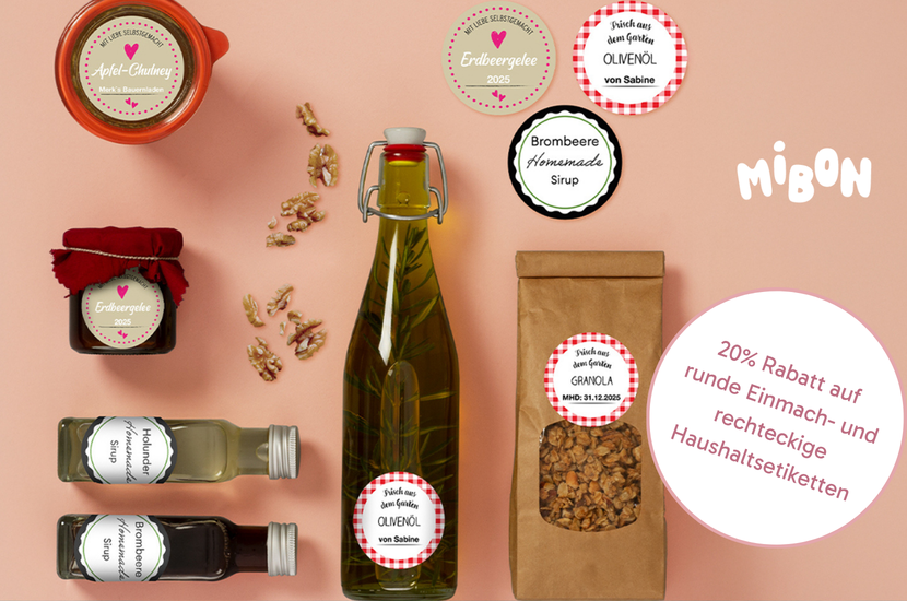 Verschiedene selbstgemachte Köstlichkeiten wie Öle, Sirupe, Chutneys und Granola – verziert mit stilvollen Einmach‑ und Haushaltsetiketten. Perfekt zum Verschenken und ideal mit dem MiBon‑Rabatt kombinierbar.