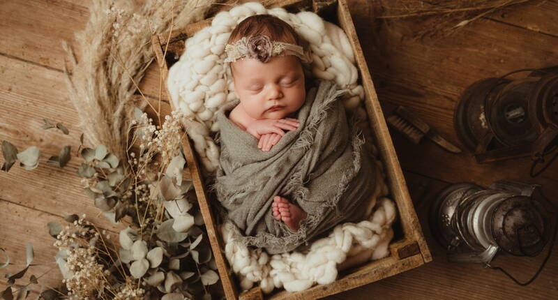 20 % de réduction sur la séance photo bébé chez engelslachen.ch. Télécharge le bon avant la séance et profite d'un réduction de 20 % sur le paquet de shooting photo et les cartes de naissance. La séance dure environ 2 à 4 heures. La photographe prend le temps dont toi et ton enfant avez besoin.
