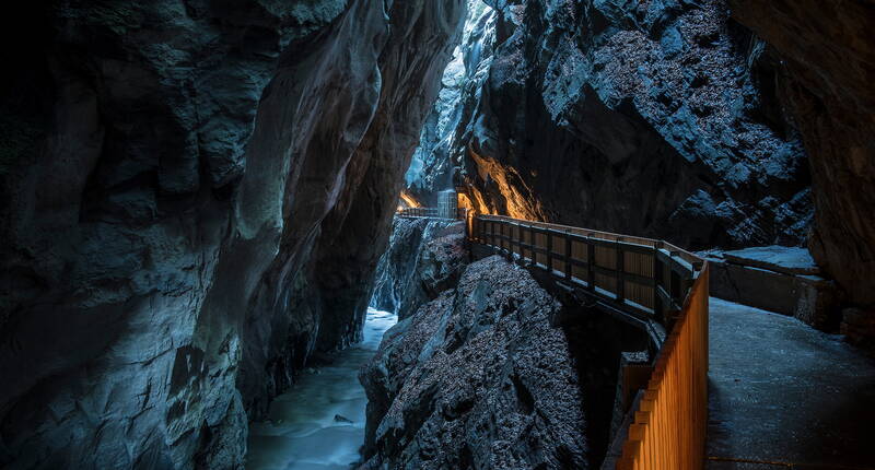 Familienausflug Taminaschlucht. Ungefähr eine Stunde dauert die leichte Wanderung von Bad Ragaz zum Alten Bad Pfäfers.