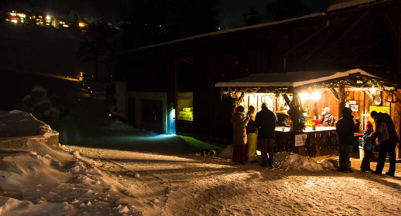 Familienausflug Weihnachtsweg Heiligenschwendi. Möchtest du dem Kommerz und der Hektik der Vorweihnachtszeit entfliehen? Während einem romantischen Spaziergang wird dir an 5 Stationen die klassische Weihnachtsgeschichte erzählt.