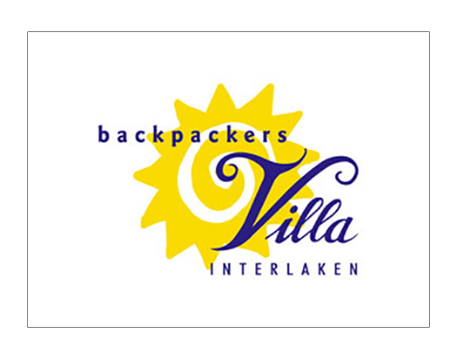 Logo mit gelber Sonne und violettem Schriftzug „Backpackers Villa Interlaken“.