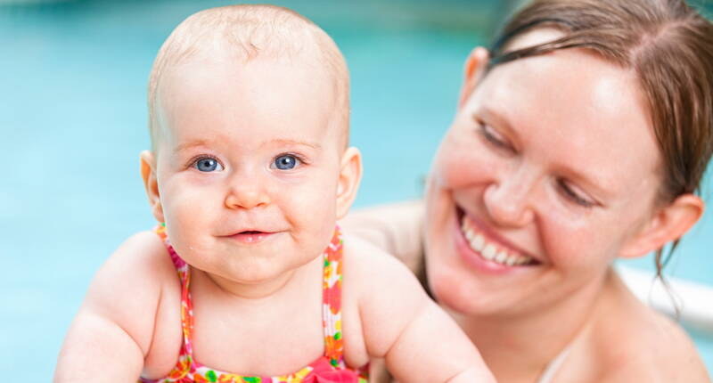 Bis CHF 100.– Rabatt auf die Schwimmkurse von Schildkrötli-Swimmers. Lade jetzt den Gutschein herunter und profitiere beim nächsten Schwimmkurs (Baby-Badeplausch oder Eltern-Kind Wasserplausch) von einen Rabatt von bis zu CHF 100.–. 