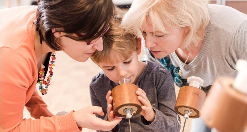 Familienausflug Sensorium im Rüttihubelbad. Im Sensorium dreht sich alles um die Aktivierung der sinnlichen Wahrnehmungen.