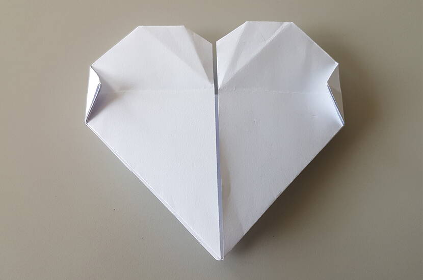Karte mit 3D Faltherz Eine Schritt-für-Schritt-Anleitung für das 3D-Faltherz findest du in der Anleitung.