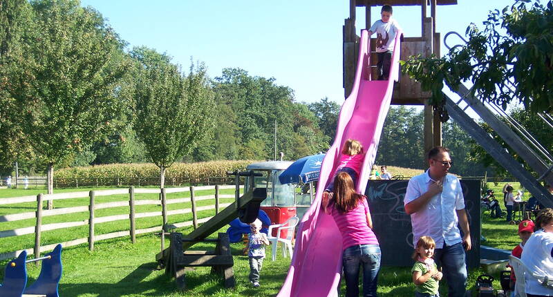 Familienausflug Sunnehüsli Güttingen am Bodensee. Unser Sunnehüsli bietet ein breites Angebot und wurde im Jahr 2011 als «velofreundliches Restaurant» ausgezeichnet.