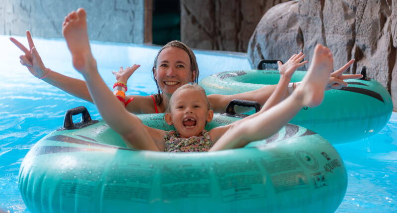 Grâce au rabais Aquaparc, tu partages des moments joyeux avec les enfants en toute sécurité.