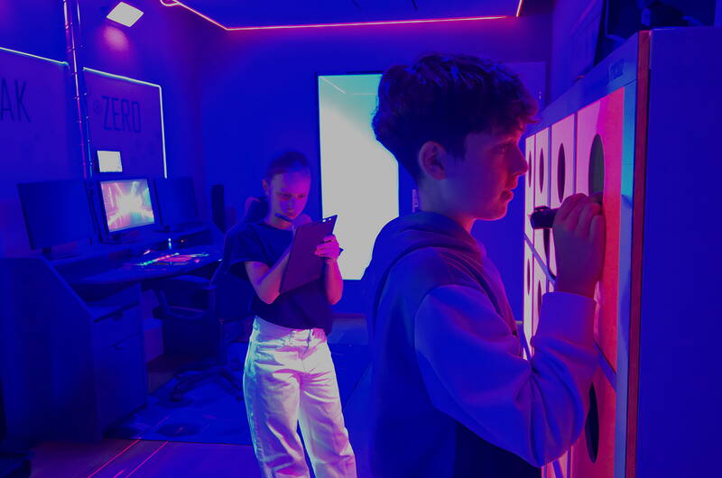 Vis une aventure futuriste dans l’escape room Freak Zero. 25 % de rabais famille à l’Escape Factory Sursee – exclusivement sur MiBon!