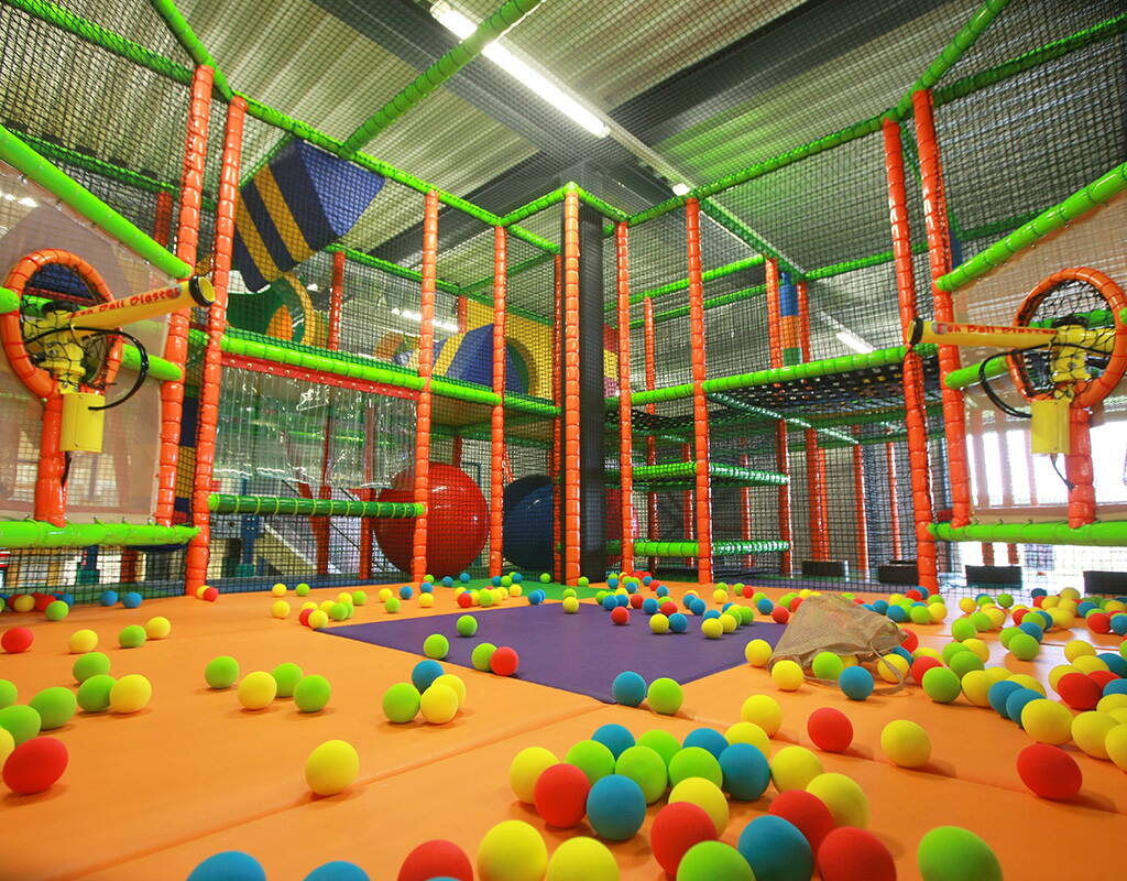 In Luzerns grösstem Indoor Kinderspielplatz kommt Langeweile erst gar nicht auf. Da kann geklettert, gerutscht, gepurzelt und herum gerast werden. Hier trifft man Freunde und lernt neue Spielkameraden kennen.