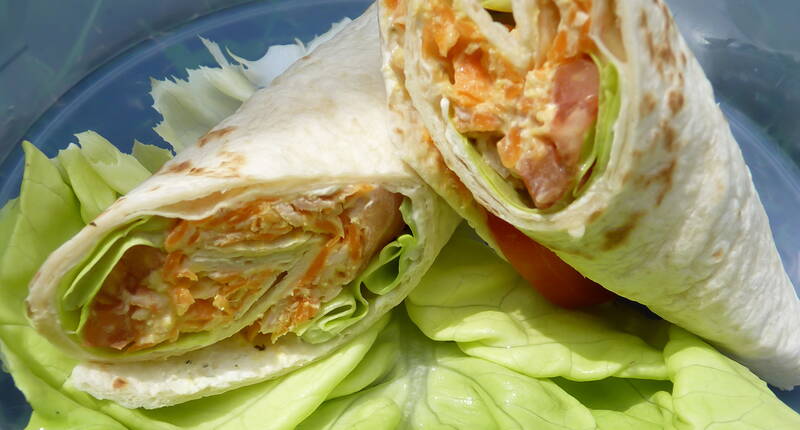 Bastano 10 minuti per preparare questi deliziosi wraps. Nella ricetta troverete altri suggerimenti per il ripieno.