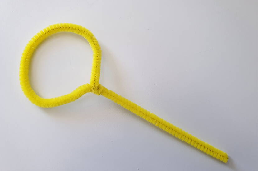 Seifenblasen-Set Heute zeigen wir dir, wie du sowohl die Pusteringe als auch die Seifenblasenflüssigkeit selbst herstellen kannst. In dieser findest du nützliche Tipps für die Herstellung der Ringe.