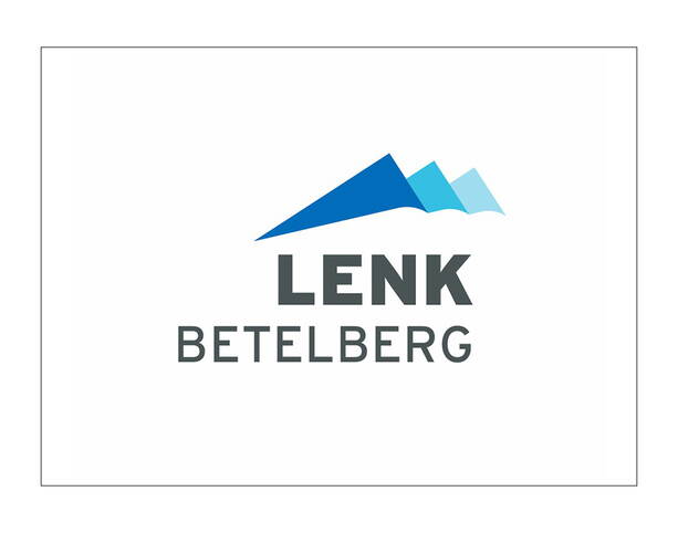 Logo mit blauen Bergspitzen und grauem Schriftzug „Lenk Betelberg“.