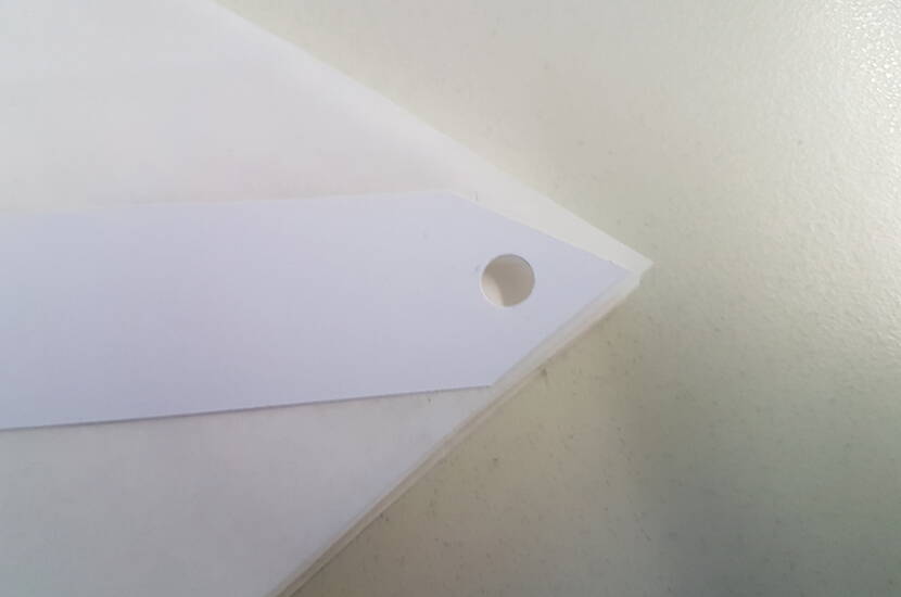 Weihnachtsstern aus Butterbrottüten Schnell und günstig gebastelt, ist er das Highlight jeder weihnachtlich geschmückten Wohnung. Wir zeigen dir, welche zusätzlichen Materialien du dafür benötigst und begleiten dich Schritt für Schritt durch den Bastelprozess.