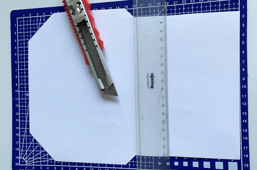 Selbst gemachte Couverts C6 Bastelanleitung: selbstgemachtes Couvert C6 inkl. Video. Heute zeigen wir dir, wie du wunderschöne & praktische C6 Couverts selbst herstellen kannst. Schau dir unser Bastelvideo an & schon kanns losgehen. Bastelanleitung & Vorlage findest du hier. Wir wünschen dir viel Spass beim Basteln