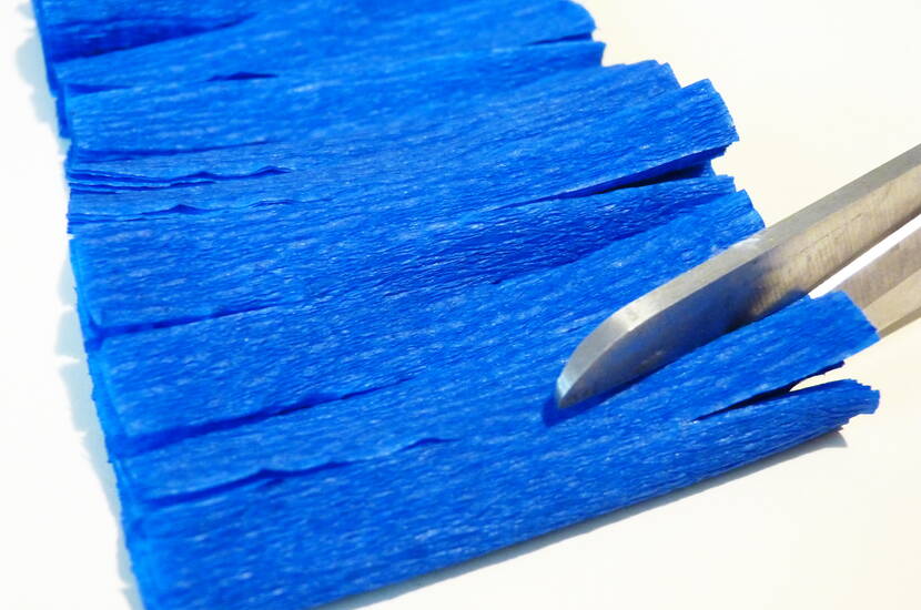 Fest-Girlande aus Krepp-Papier Ob für die nächste Geburtstagsfeier oder Silvesterparty, die Kreppgirlande ist der absolute Hingucker.