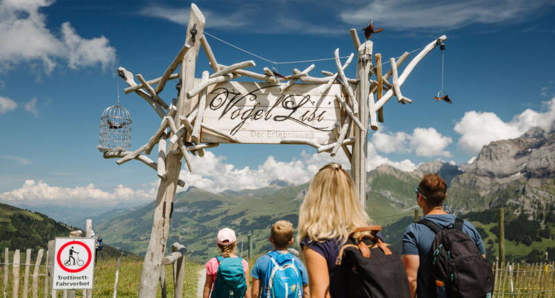 Unitevi a Vogellisi e Karl-Joseph nella loro grande avventura. Arrampicatevi su un nido d'aquila, volate in aria come un'aquila o scoprite l'ingresso nascosto di una scorciatoia segreta. 