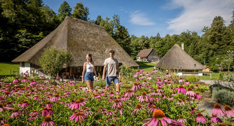 Schlendere durch die traditionell gepflegten Gärten im Freilichtmuseum Ballenberg