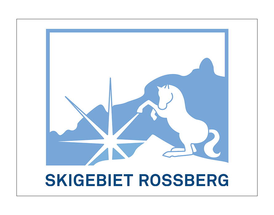 Blaues Logo mit Bergsilhouette, Sternsymbol und Pferd sowie Schriftzug „Skigebiet Rossberg“.